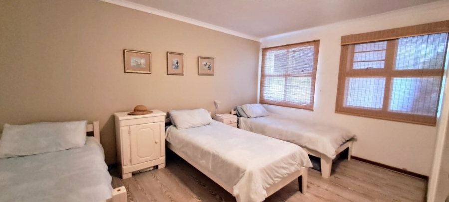 To Let 5 Bedroom Property for Rent in Vermont Western Cape